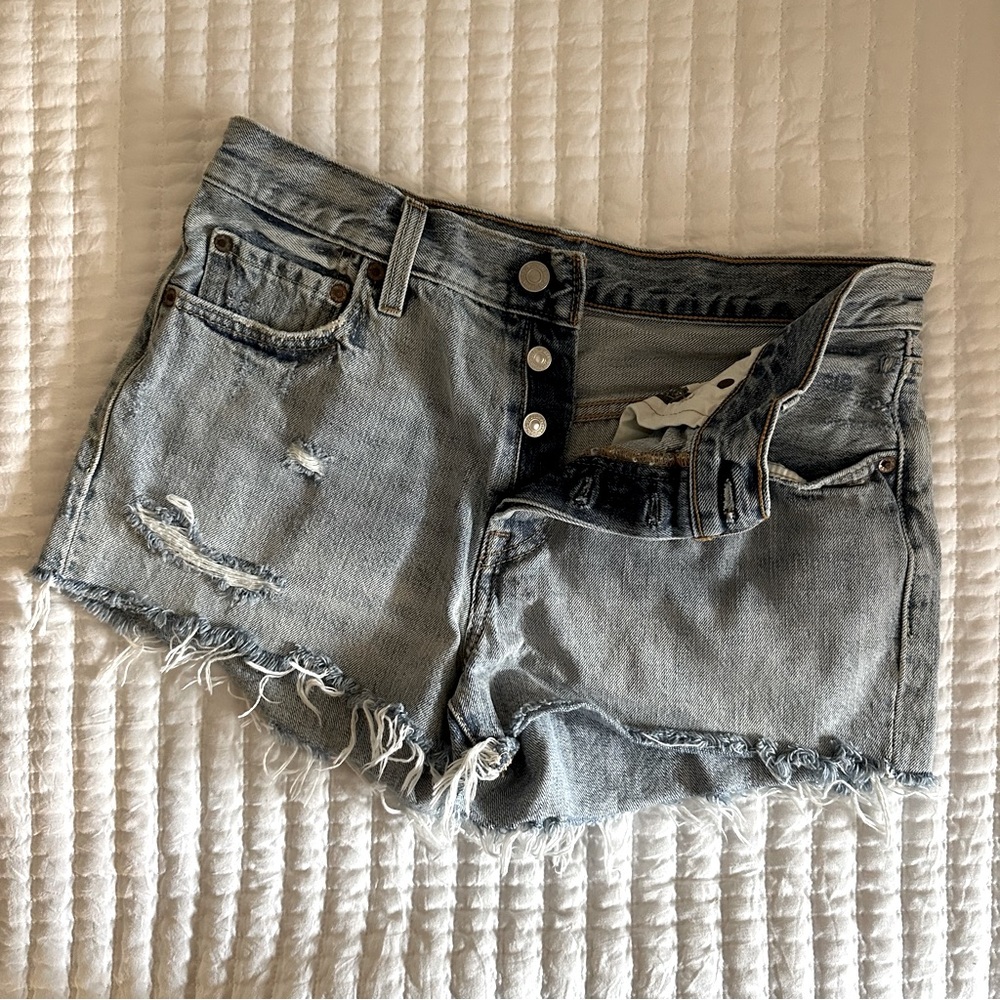 Daisy Dukes - Levi’s 501